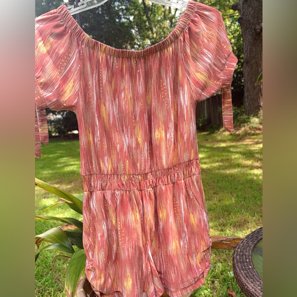Romper w/pockets - Picture 2 of 5